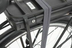 Rower elektryczny z akumulatorem na bagażniku