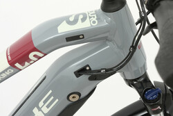 Rower elektryczny z akumulatorem wewnątrz ramy