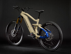 ALLMTN 7 iced coffee hinten