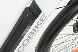 Rower elektryczny z akumulatorem wewnątrz ramy