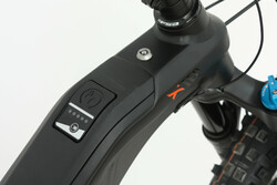 Rower elektryczny z akumulatorem wewnątrz ramy