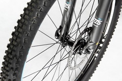 Hamulec tarczowy hydrauliczny