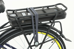 Rower elektryczny z akumulatorem na bagażniku