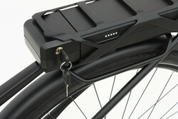 Rower elektryczny z akumulatorem na bagażniku