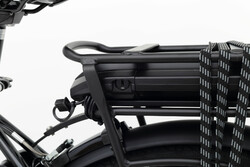 Rower elektryczny z akumulatorem na bagażniku