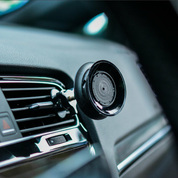 Fidlock VACUUM car vent base 1