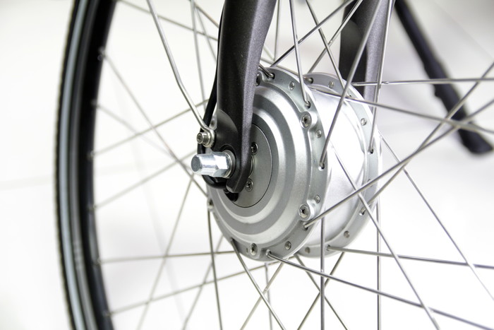 Silnik elektryczny w przedniej piaście