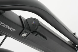 Rower elektryczny z akumulatorem wewnątrz ramy