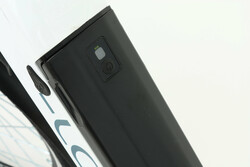 Rower elektryczny z akumulatorem wewnątrz ramy