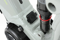 Rower elektryczny z akumulatorem wewnątrz ramy