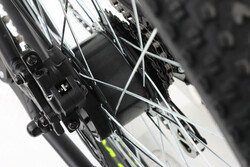 silnik tylny w rowerze