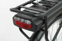 Rower elektryczny z akumulatorem na bagażniku